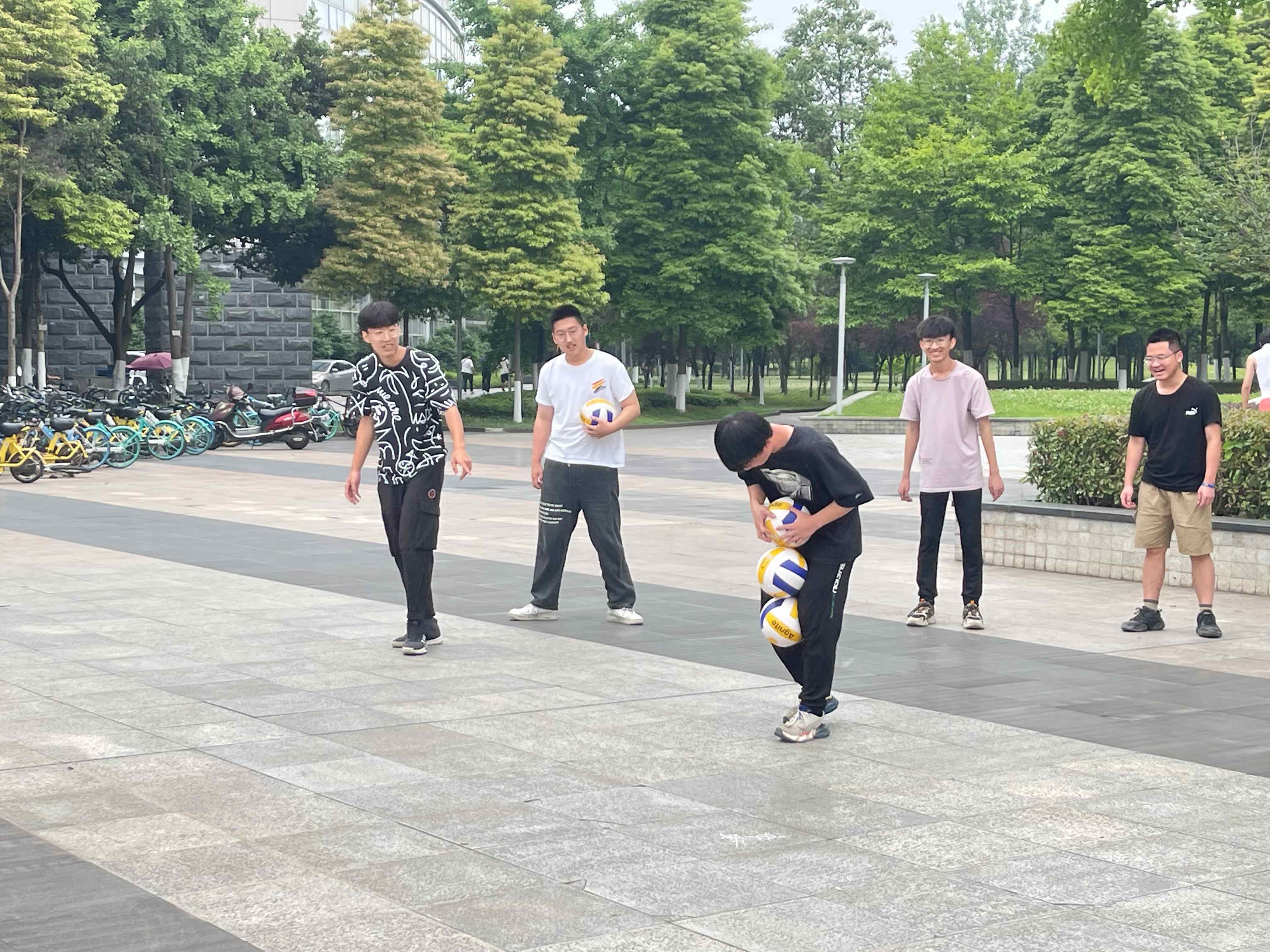 1652096924692057303.jpg 1652096924692057303.jpg