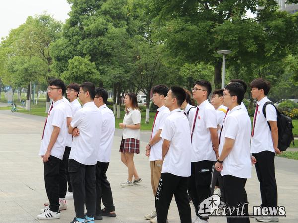 1652177646238047685.jpg 2.jpg